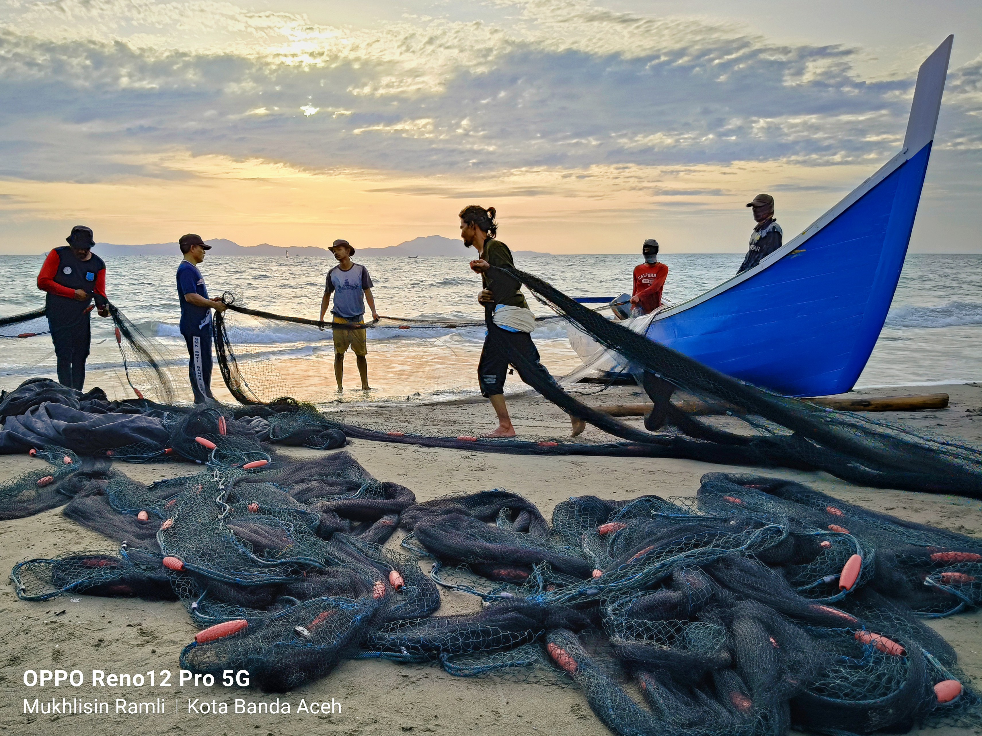 Tarek Pukat (netting fish)