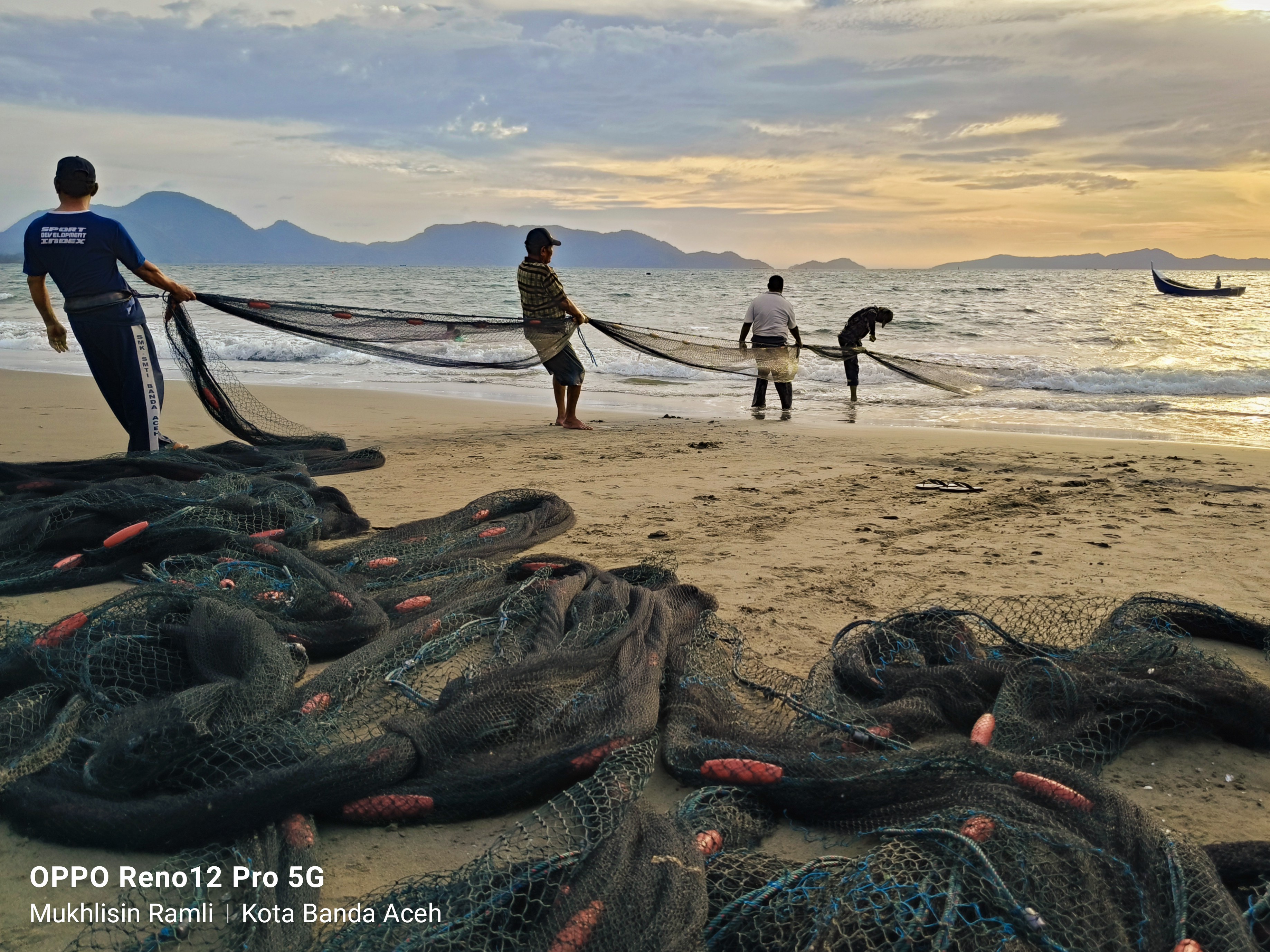 Tarek Pukat (netting fish)