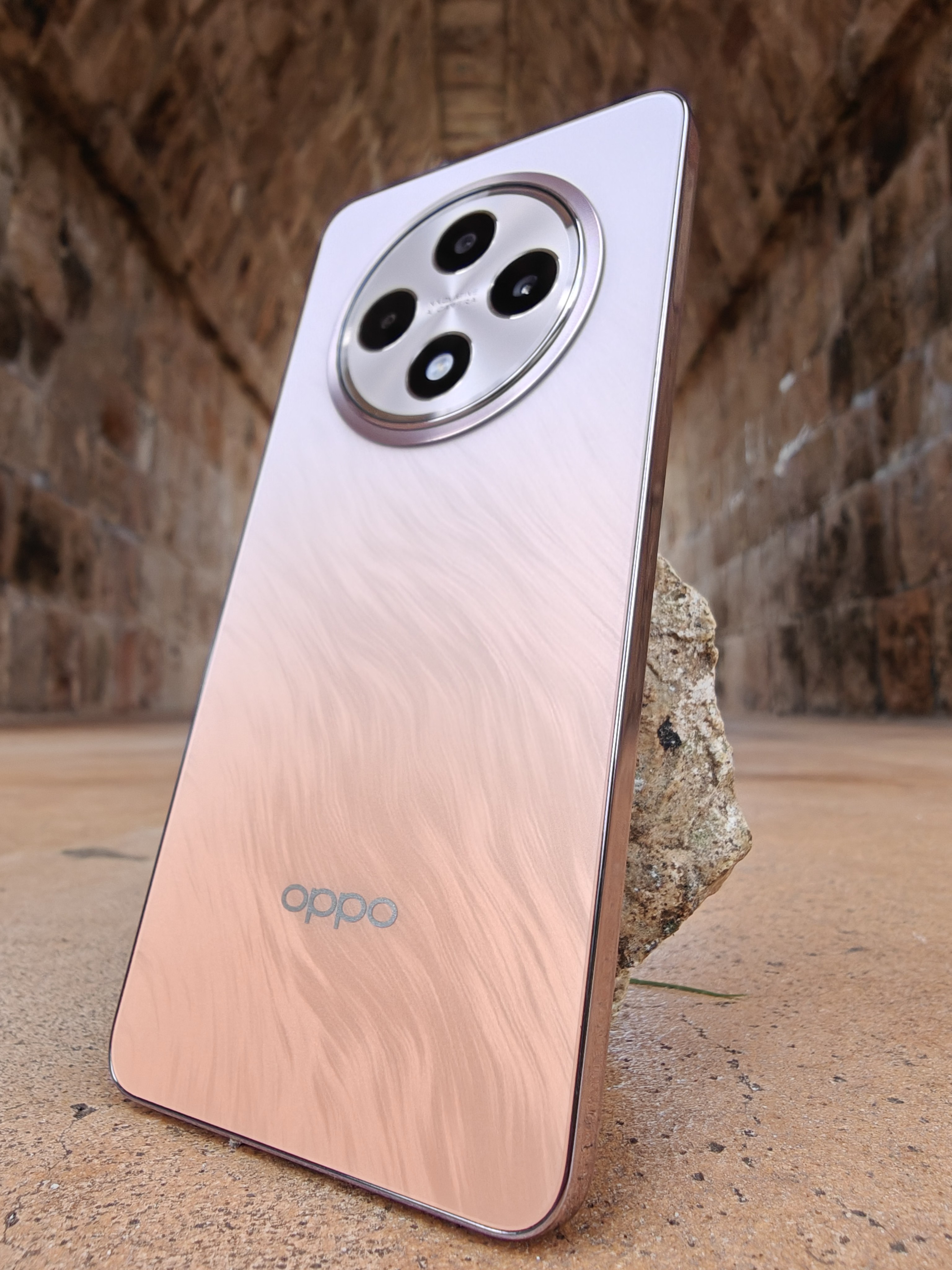 OPPO Reno12 F 5G from Pink ? to Flames ? Oranges ?