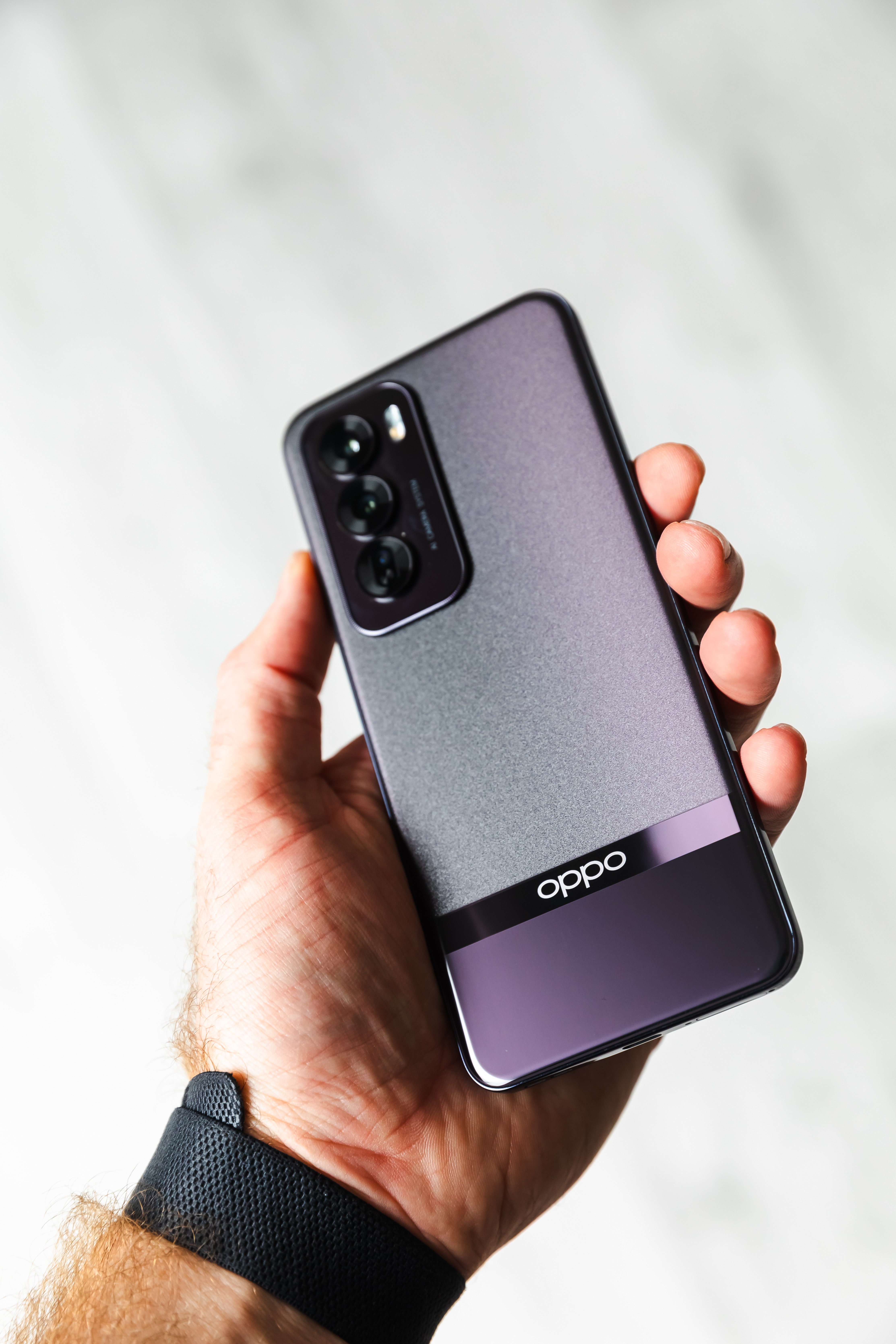 In-Depth Review of the OPPO Reno12 Series: A Powerful Mid-Range Contender