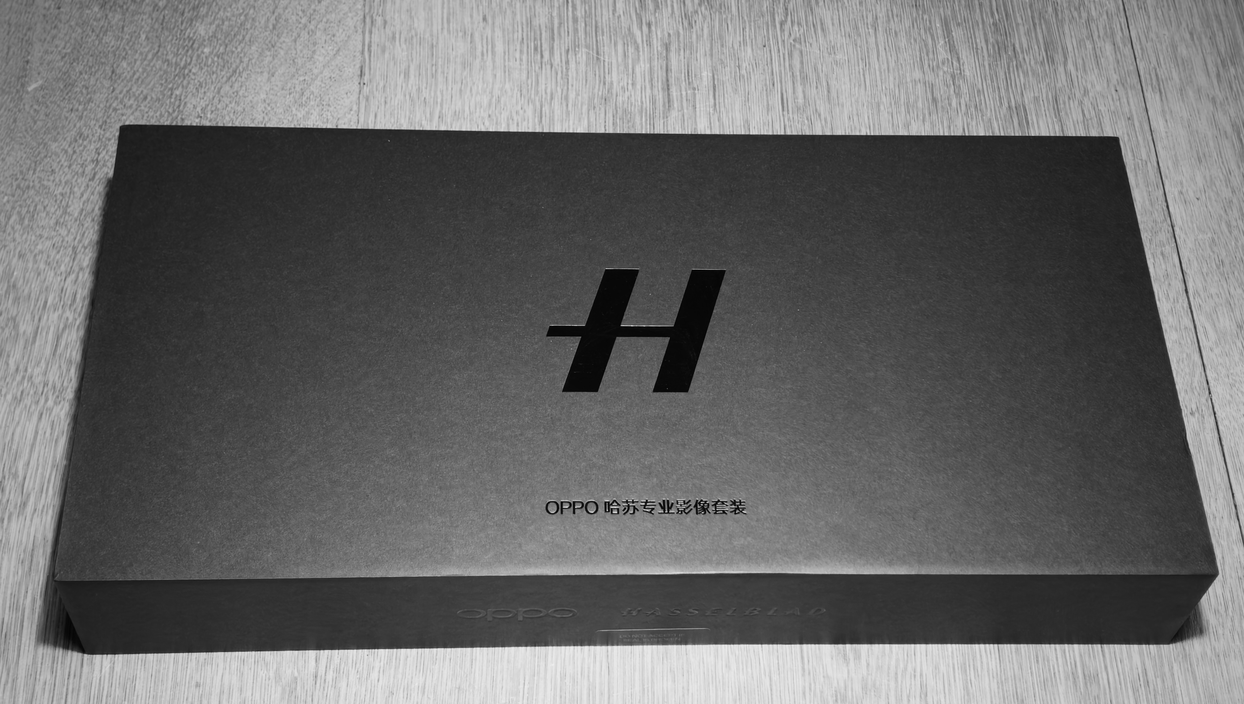 Unboxing of Oppo Find X9 Pro Hasselblad Photography KitThe p