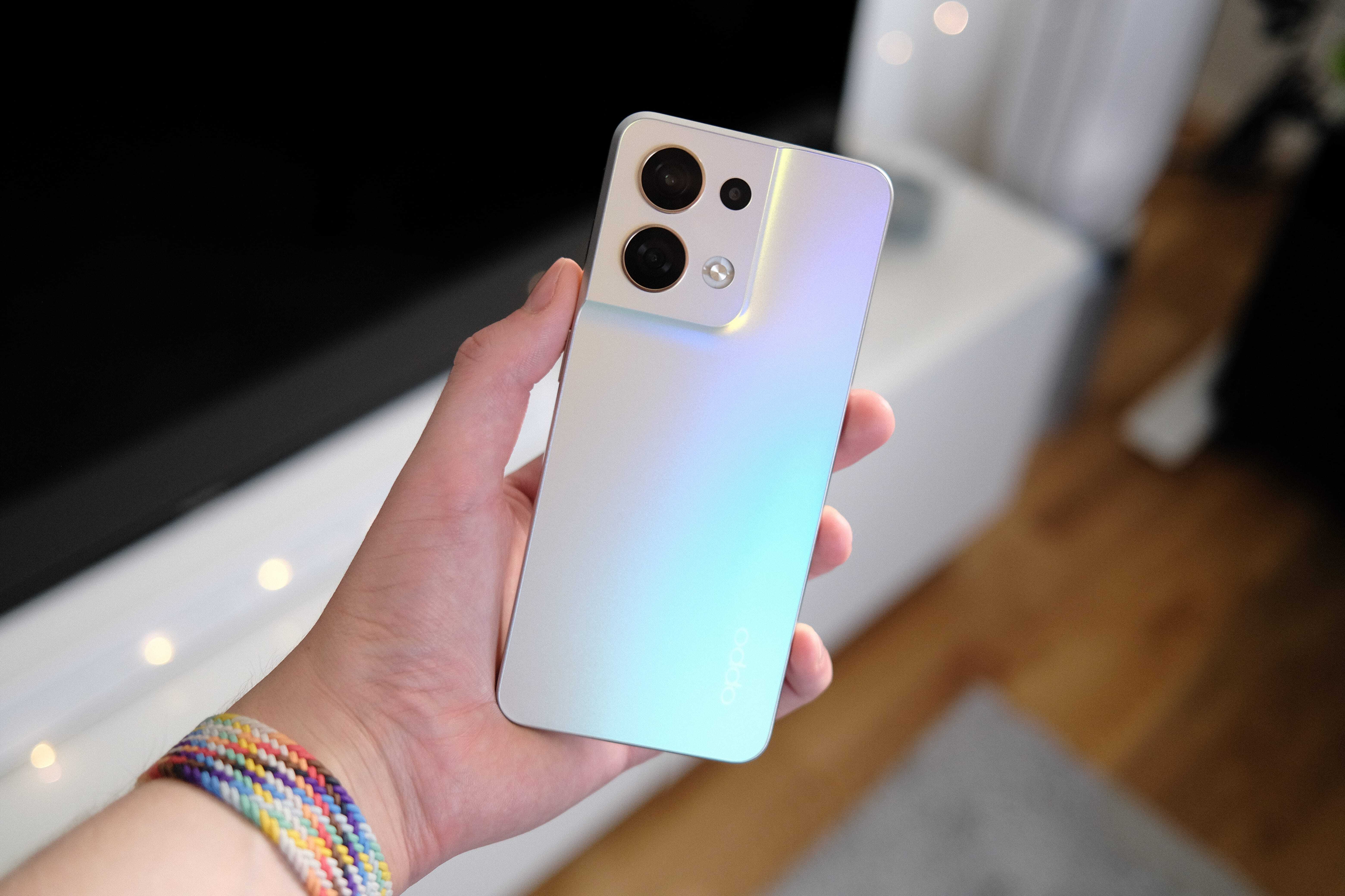 OPPO Reno8 Review - Unique design & feature packed