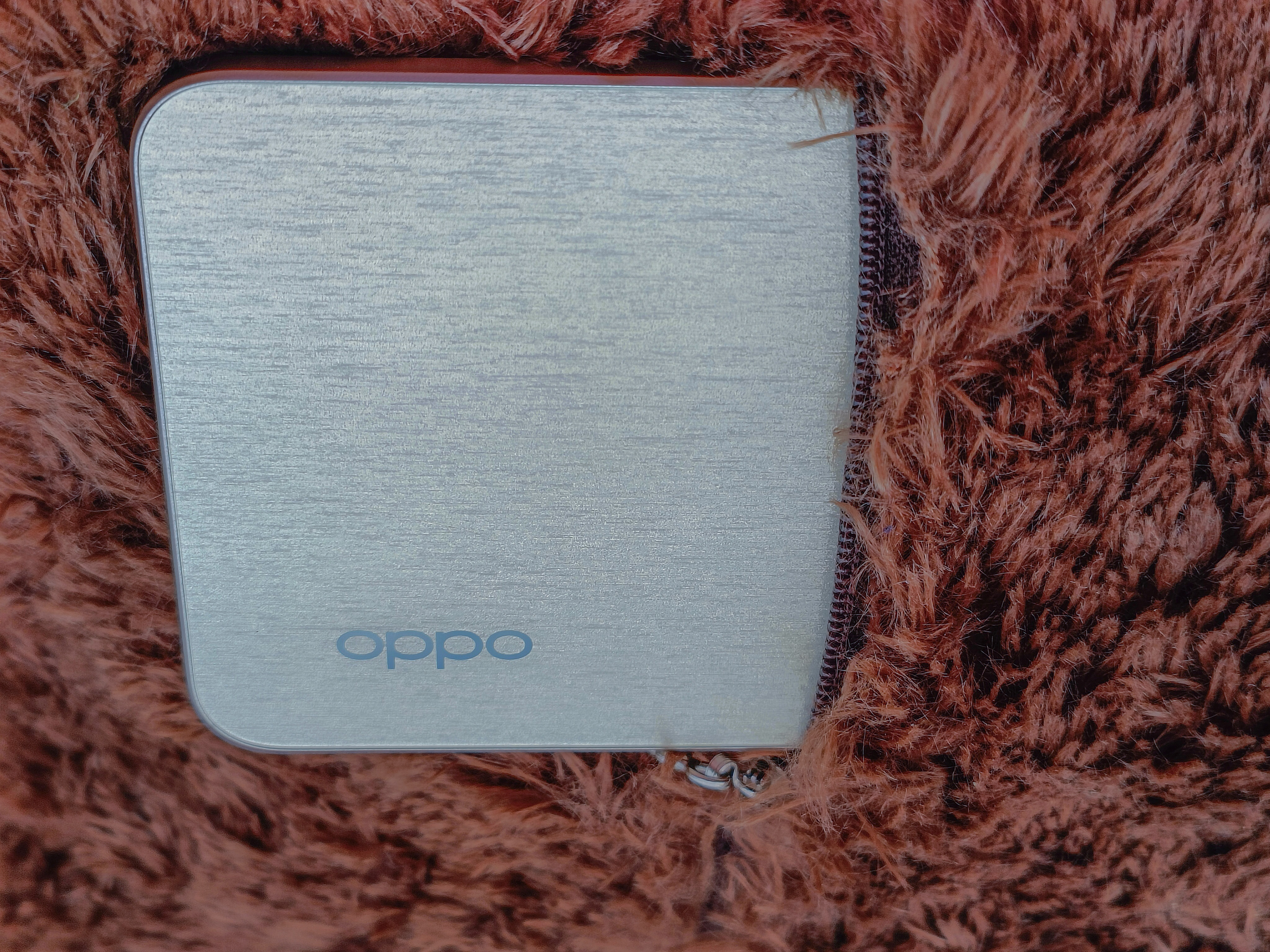 [OPPO Reno 8 series] Shimmer Gold meets Sunkissed Beige. Sharing my ...