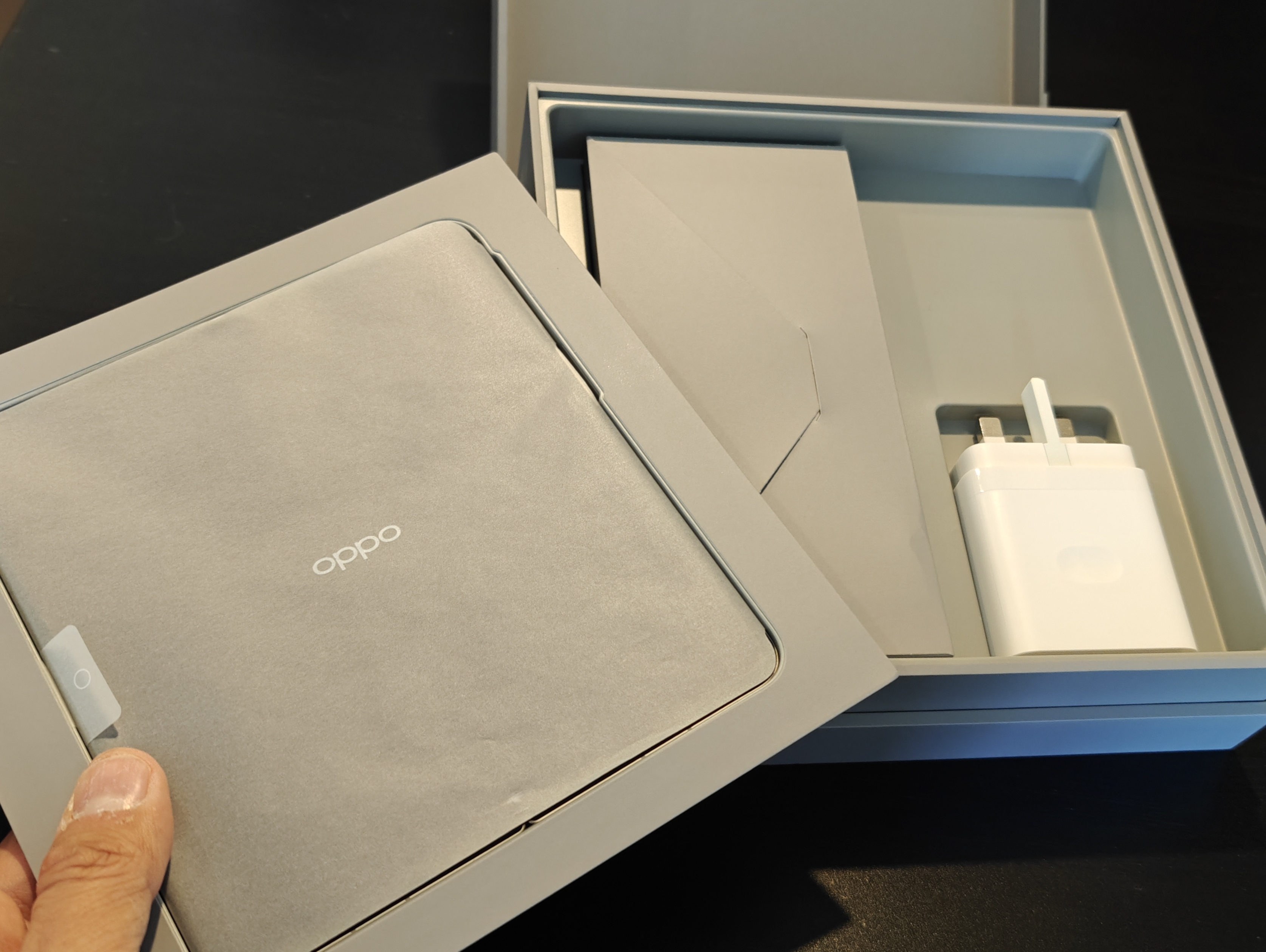 Unboxing the OPPO Find N3 Unboxing the OPPO Find N3