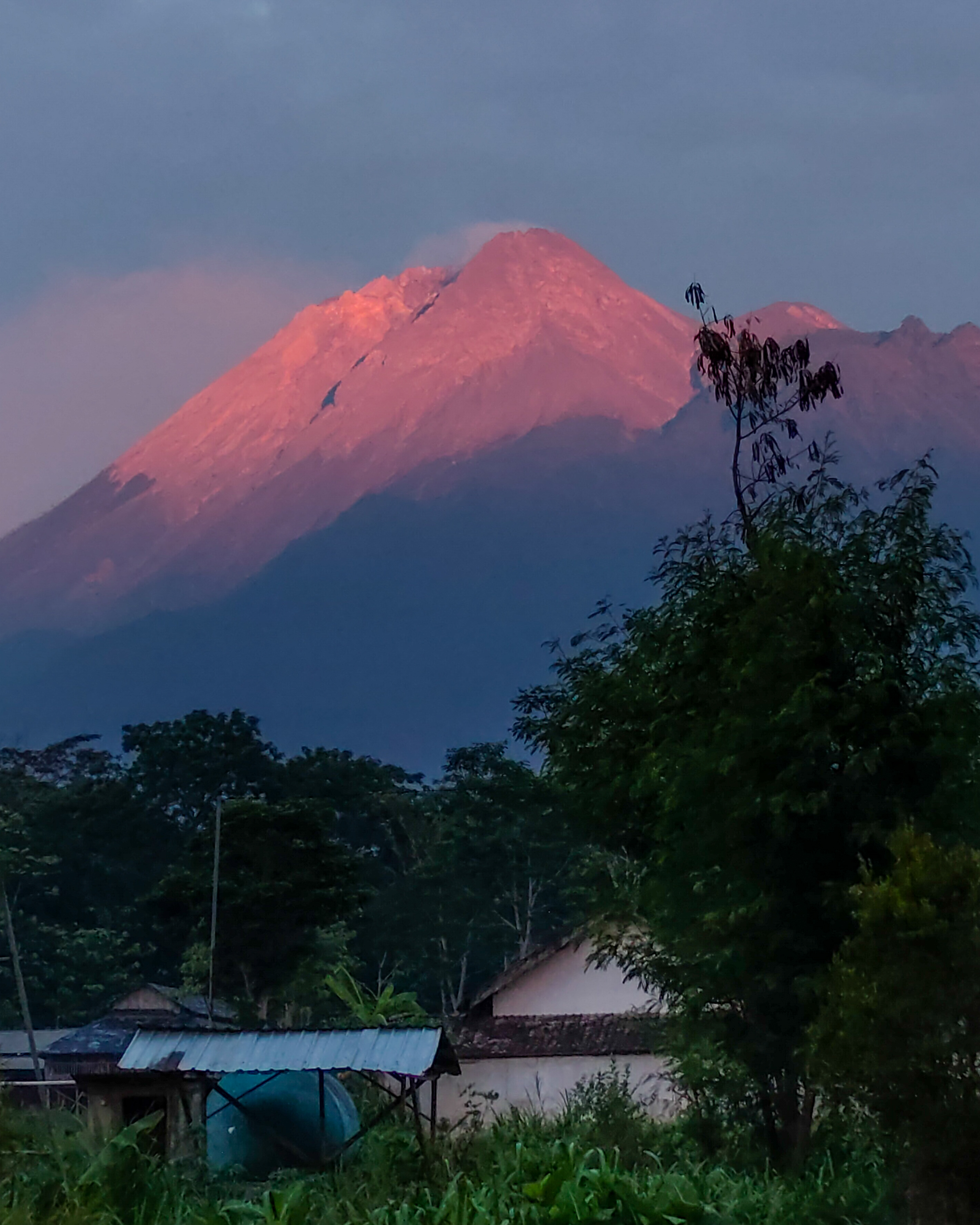 Beautiful view of Mount Merapi this morning. You can see the