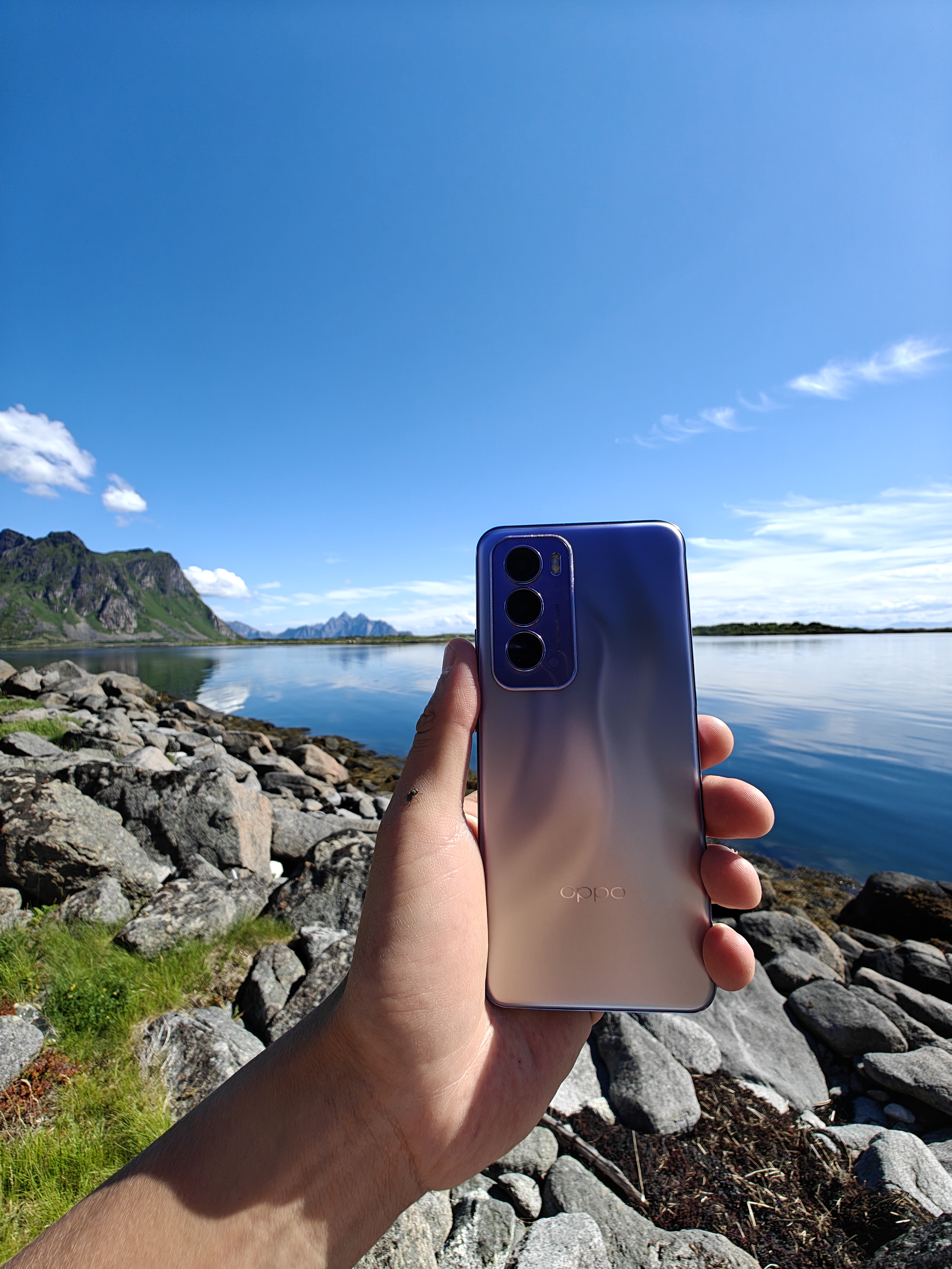 [Review OPPO Reno12 Pro] Deep in Nebula