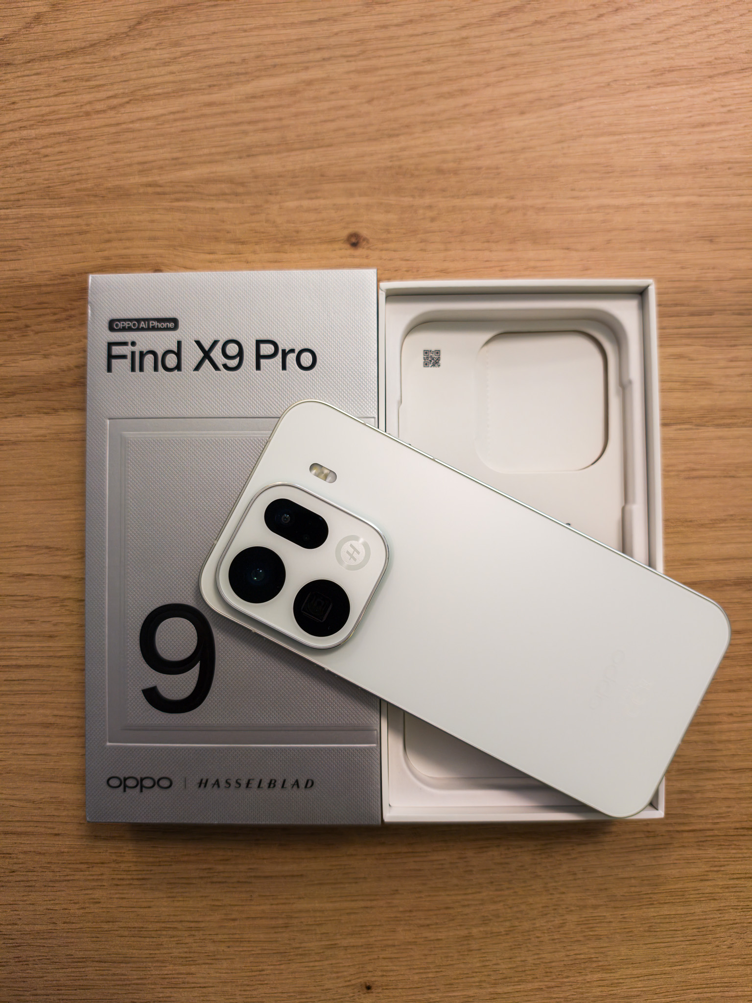 OPPO Find X9 Pro: An Unexpected Unboxing