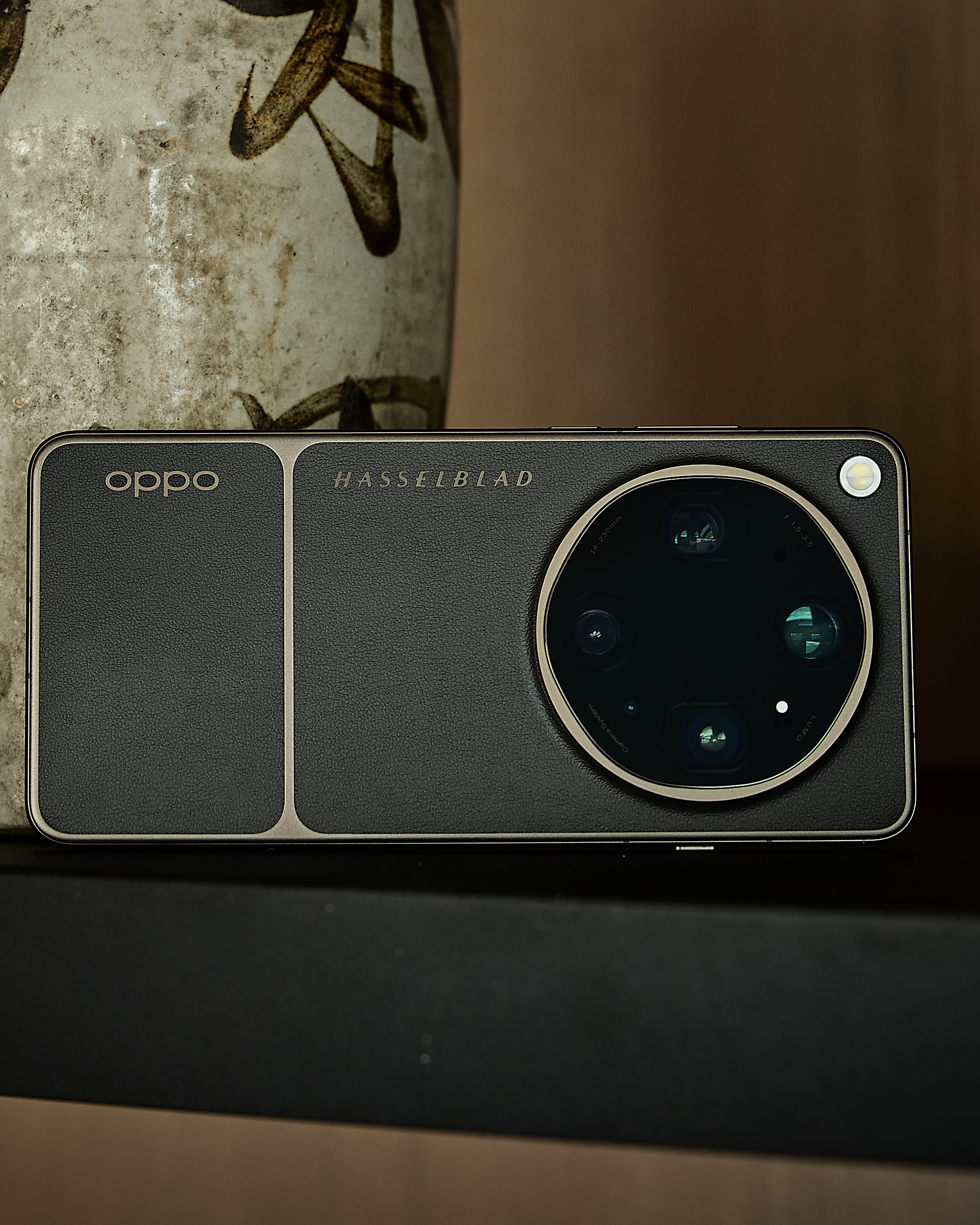 Unboxing: OPPO Find X9 Ultra + Hasselblad Earth Explore Kit