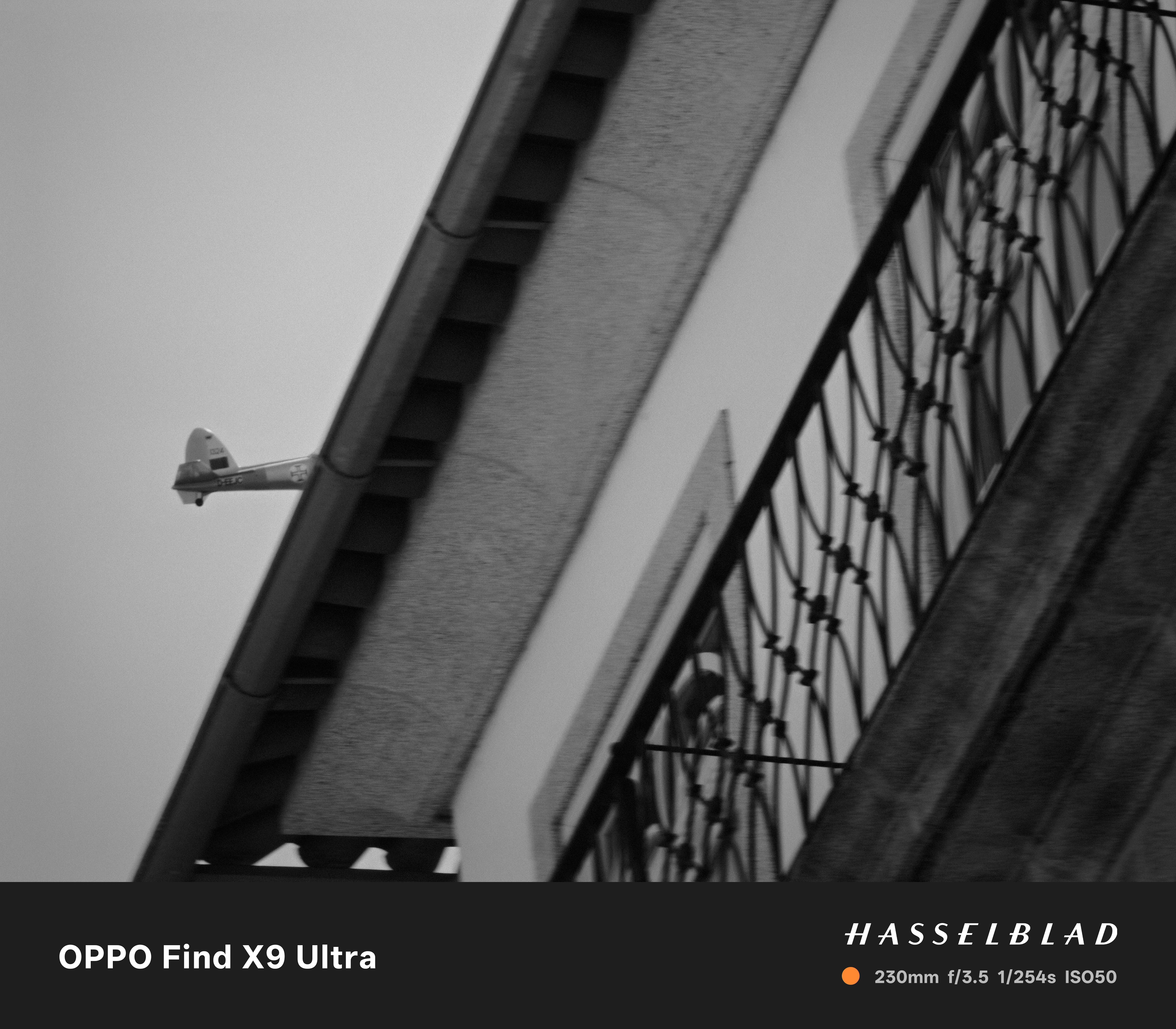 Planes, Porto, and OPPO.This weekend, Porto had an air show.
